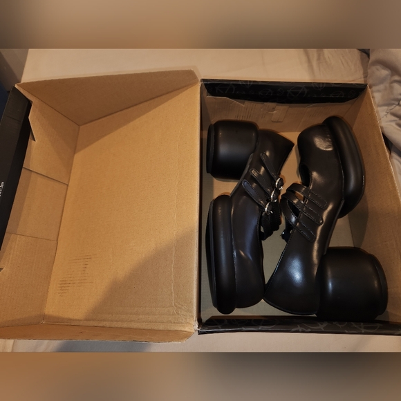 ANARCHIC BY T.U.K. - BUBBLE HEEL MARY JANES - PRE-LOVED - Picture 5 of 6